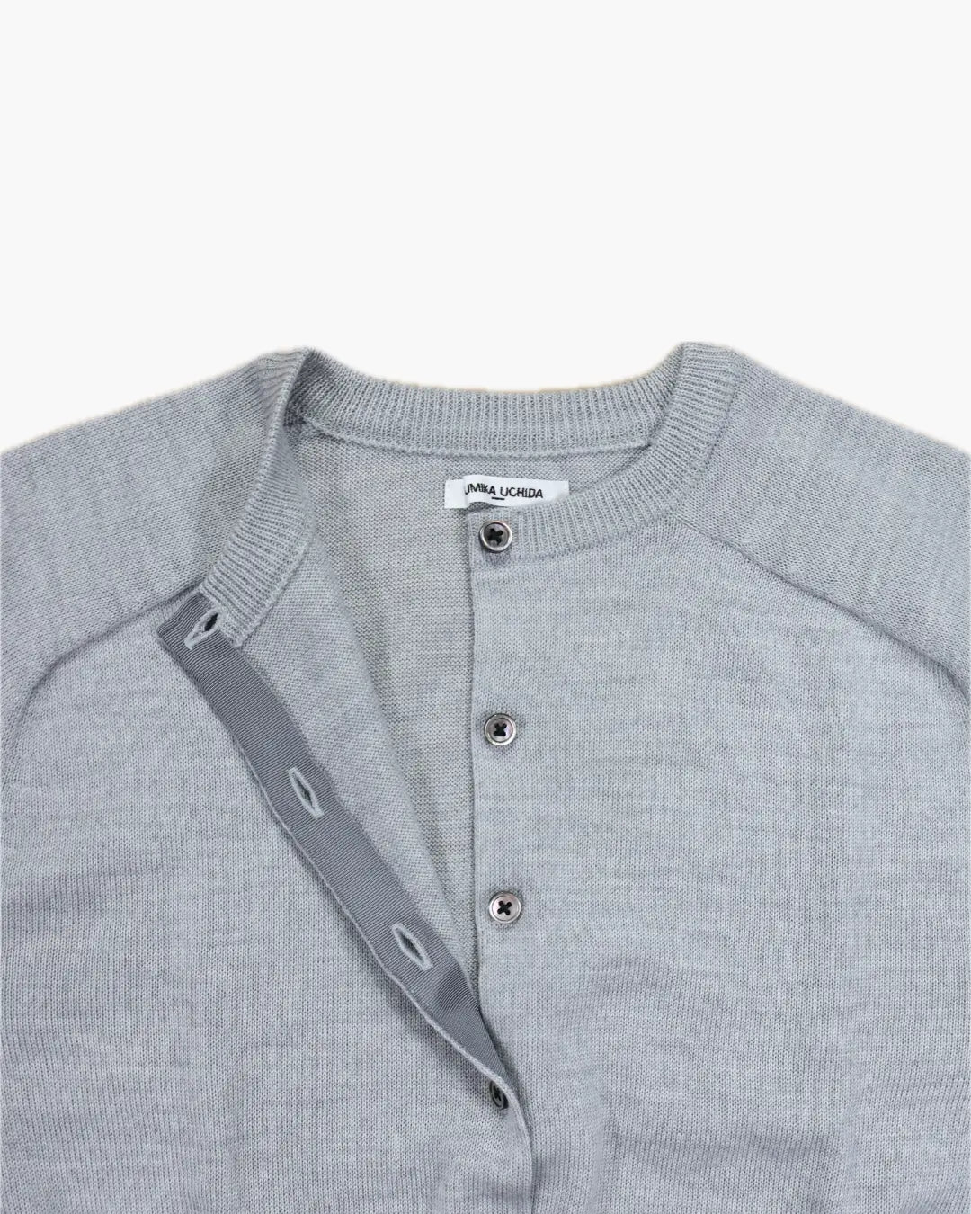 FUMIKA_UCHIDA / KNITTED CREW-NECK CARDIGAN / LIGHT GREY FUMIKA_UCHIDA 601 | オンラインストア