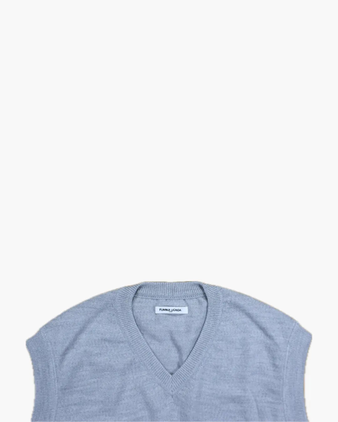 FUMIKA_UCHIDA / KNITTED V-NECK VEST / LIGHT GREY FUMIKA_UCHIDA 601 | オンラインストア