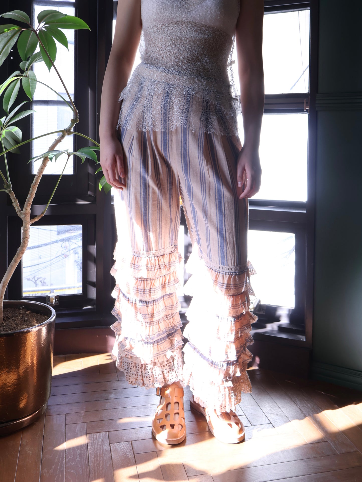 FUMIKA UCHIDA / STRIPED KHADI TIERED PANTS / PINKBEIGE