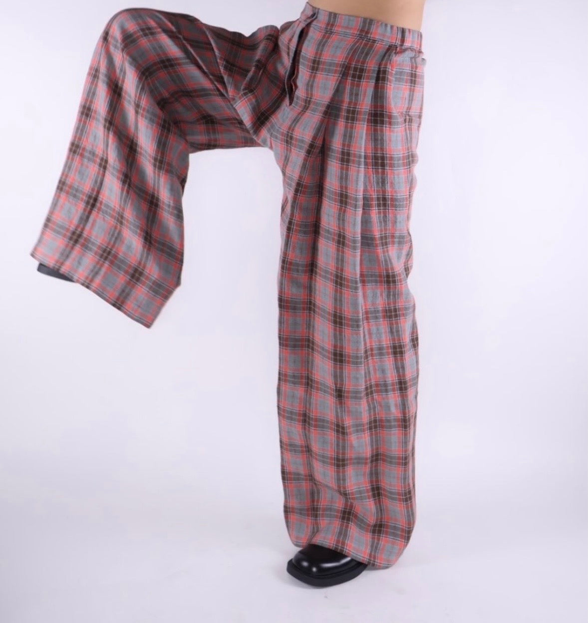 Natures of Conflict / Pan-Pants / Pink