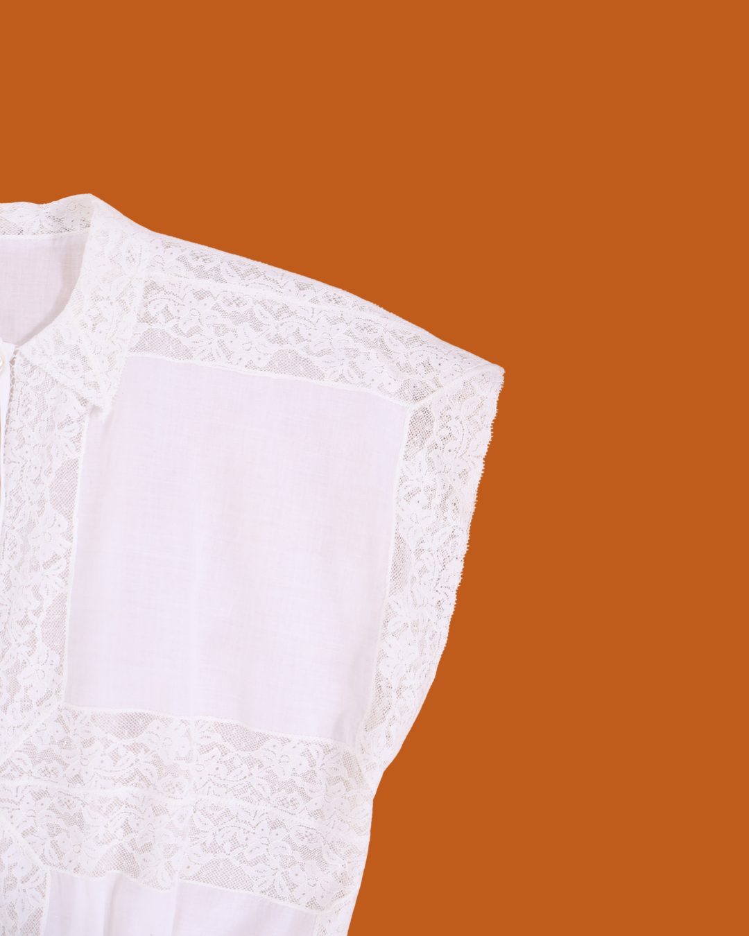 FUMIKA UCHIDA / KHADI SLEEVELESS SHIRT / OFFWHITE