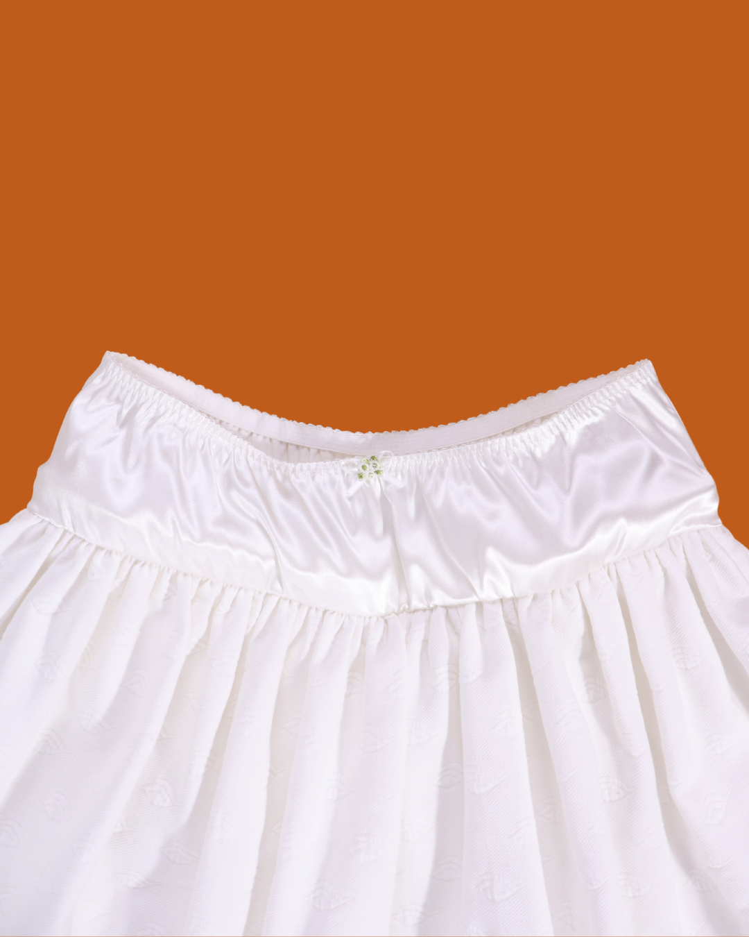 FUMIKA UCHIDA / MATELASSE MIDI SKORT / WHITE