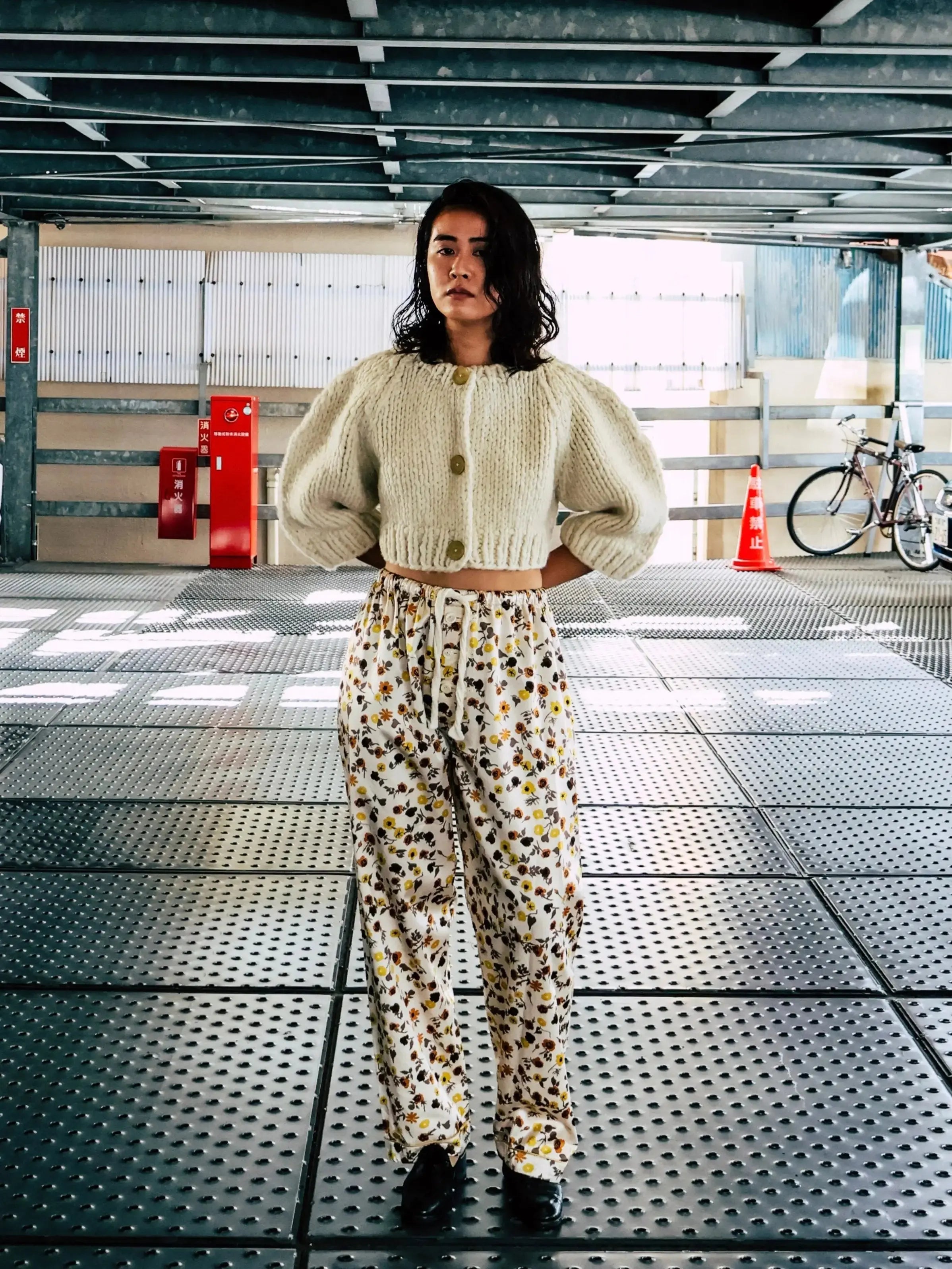 FUMIKA_UCHIDA / FLOWER PRINTED PANTS / ECRU - 601 | 京都ウィメンズセレクトショップ