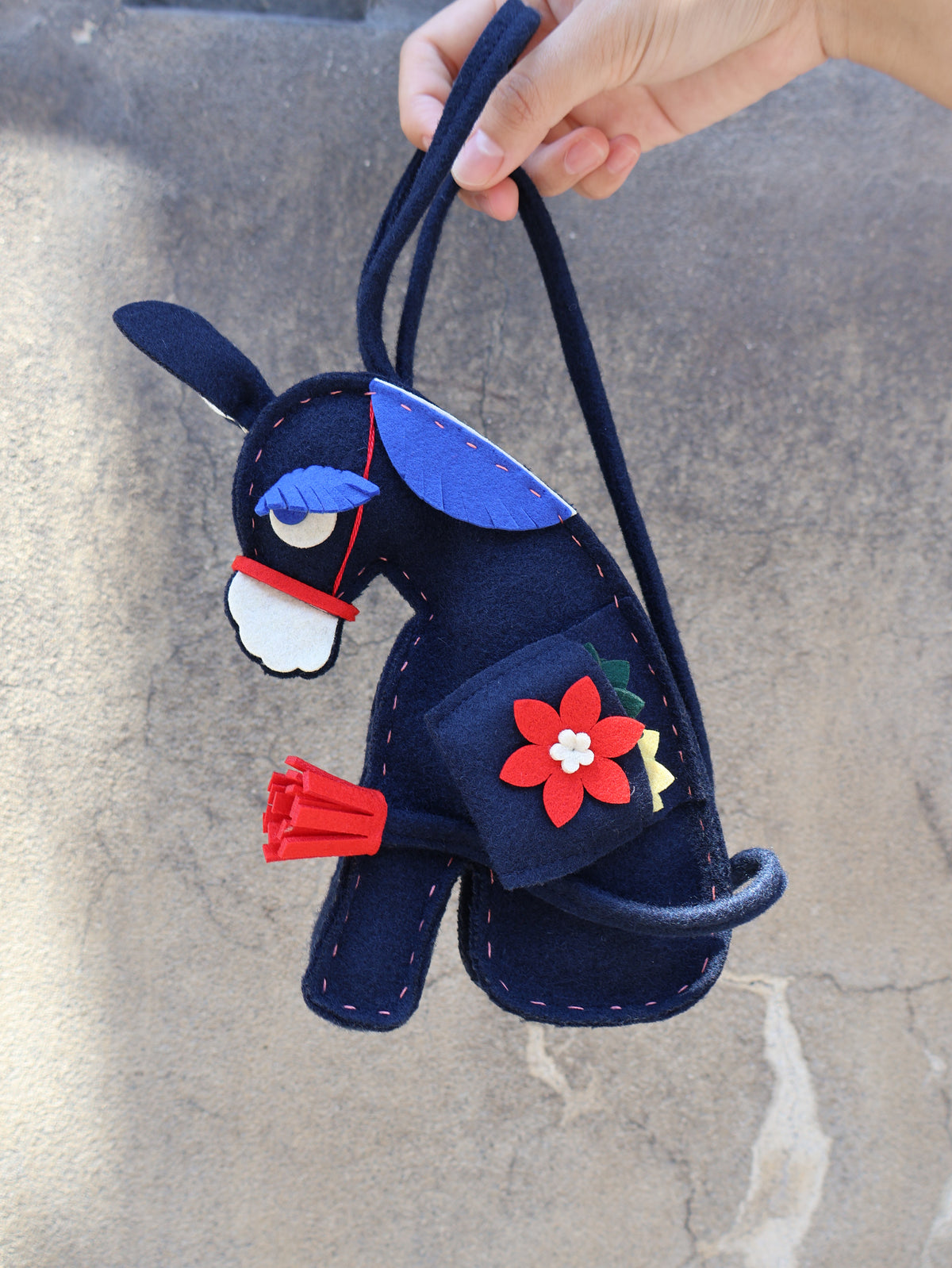 FUMIKA UCHIDA / FELT DONKEY POUCH / NAVY