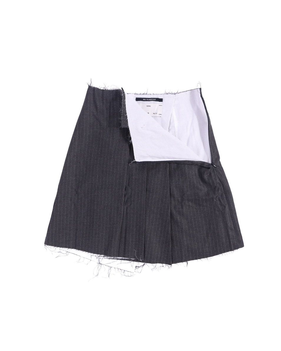 Song for the Mute / PLEATED MINI SKIRT / CHARCOAL
